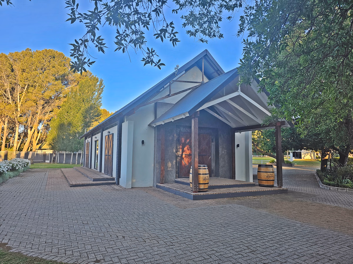 2 Bedroom Apartment For Sale in Ottery