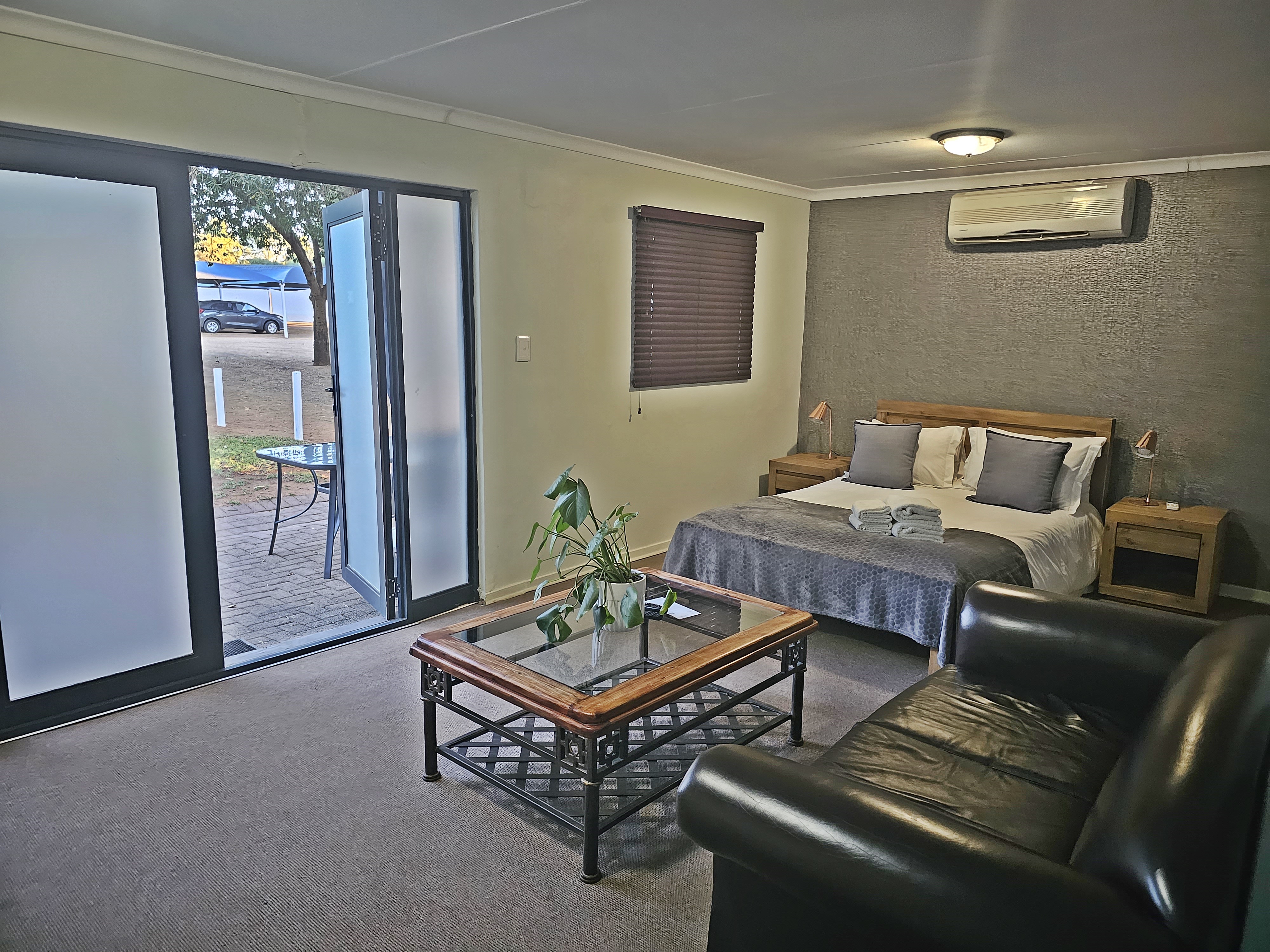 2 Bedroom Apartment For Sale in Ottery