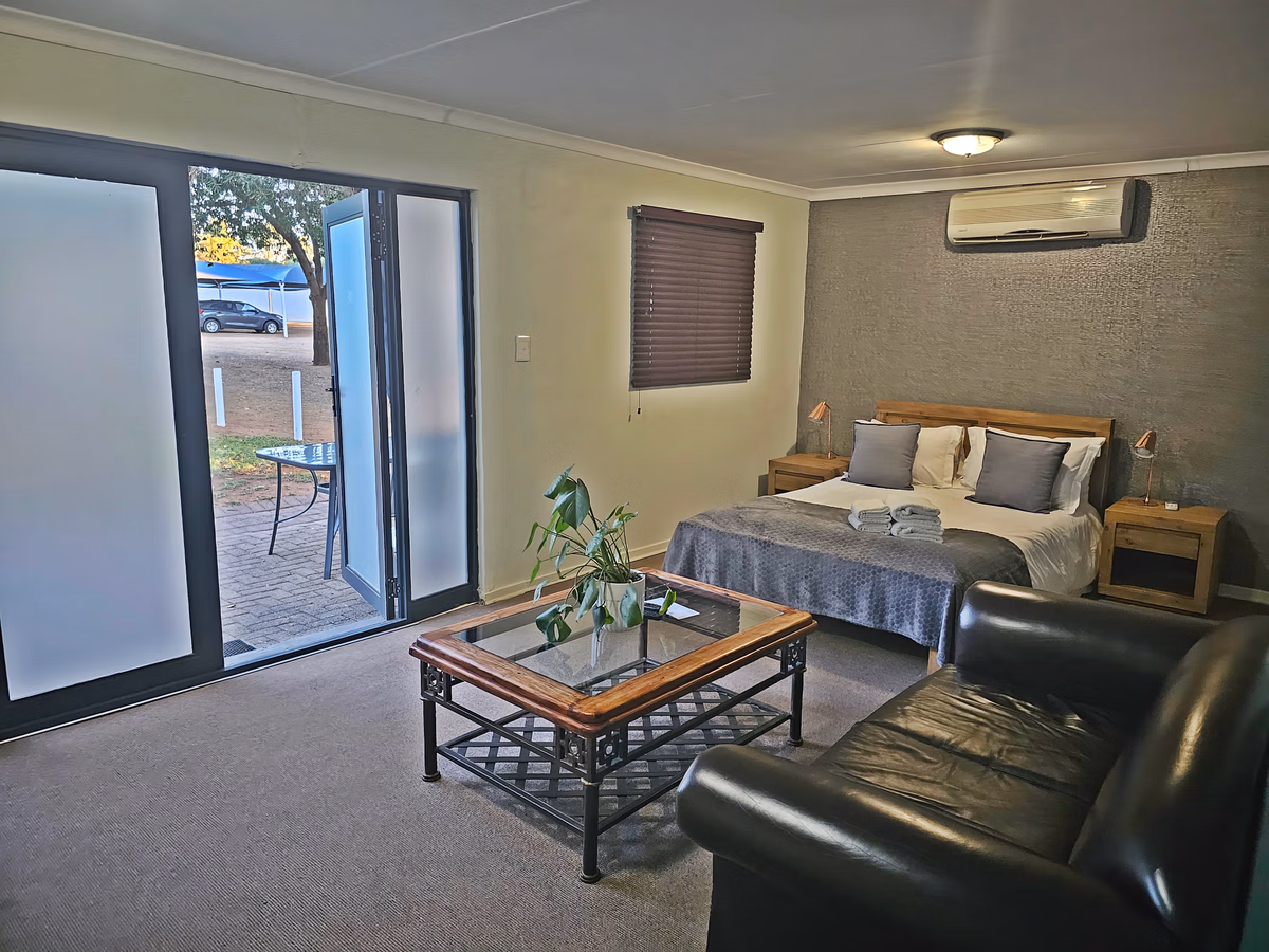 2 Bedroom Apartment For Sale in Ottery