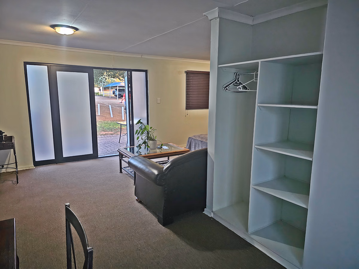 2 Bedroom Apartment For Sale in Ottery