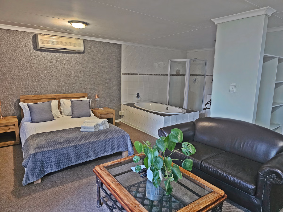 2 Bedroom Apartment For Sale in Ottery