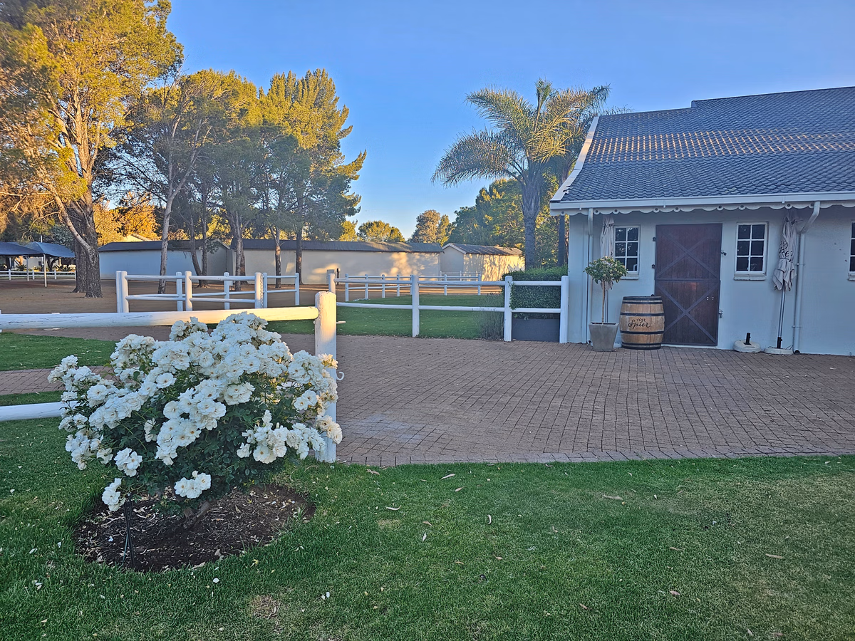 2 Bedroom Apartment For Sale in Ottery