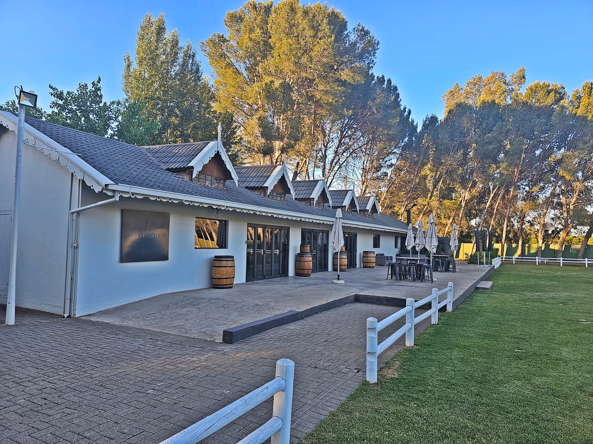 2 Bedroom Apartment For Sale in Ottery