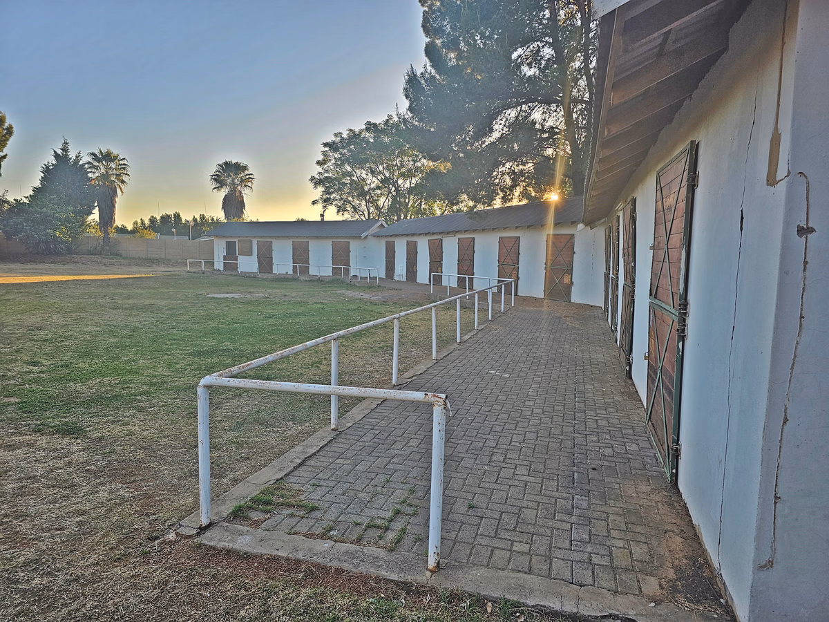 2 Bedroom Apartment For Sale in Ottery