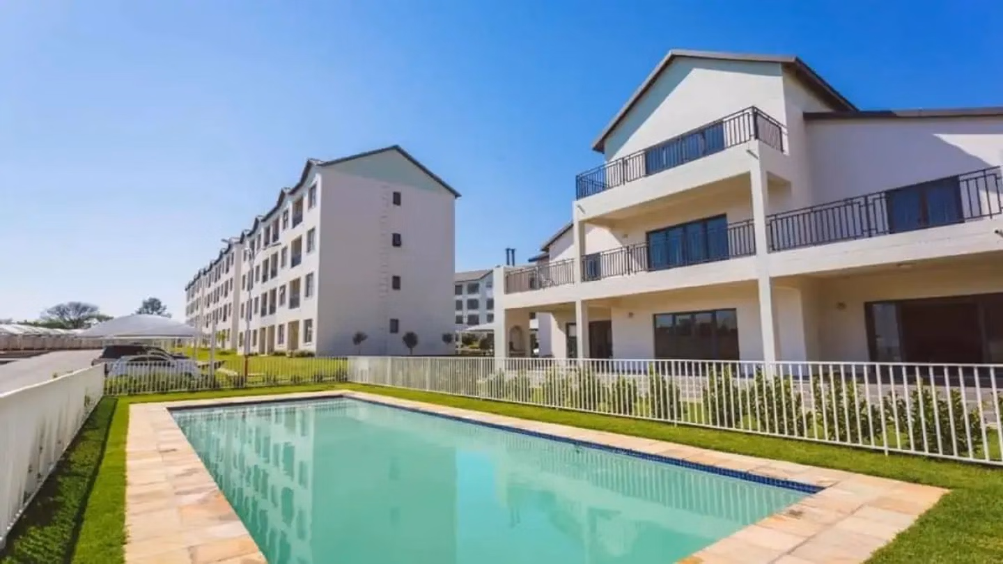 2 Bedroom Apartment For Sale in Pinelands