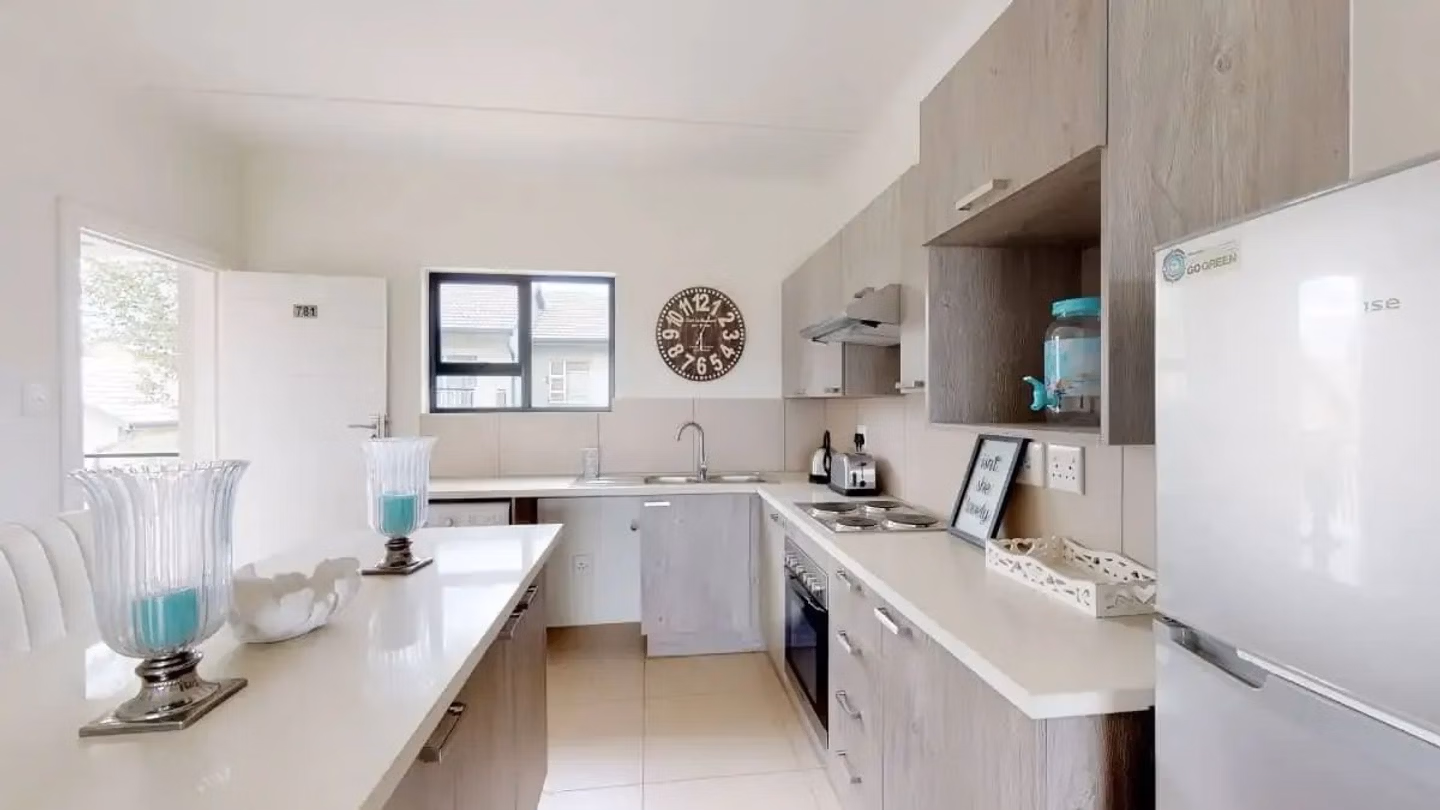 2 Bedroom Apartment For Sale in Pinelands