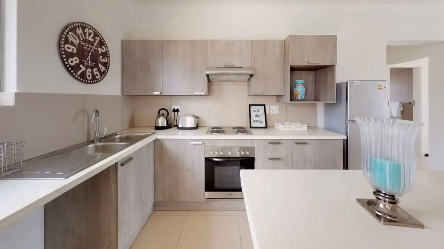 2 Bedroom Apartment For Sale in Pinelands