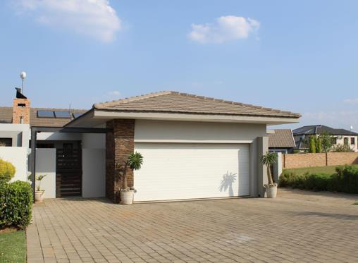 2 Bedroom Apartment For Sale in Ottery