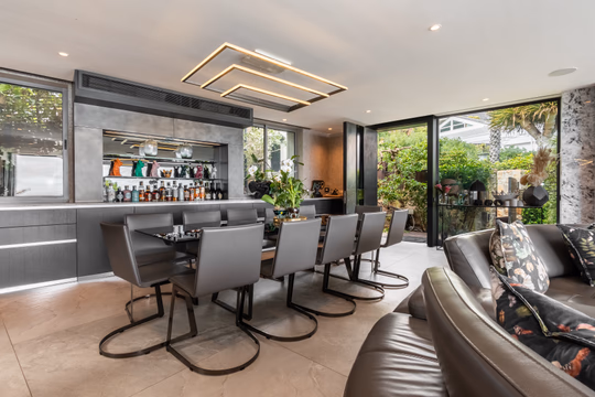2 Bedroom Apartment For Sale in Pinelands