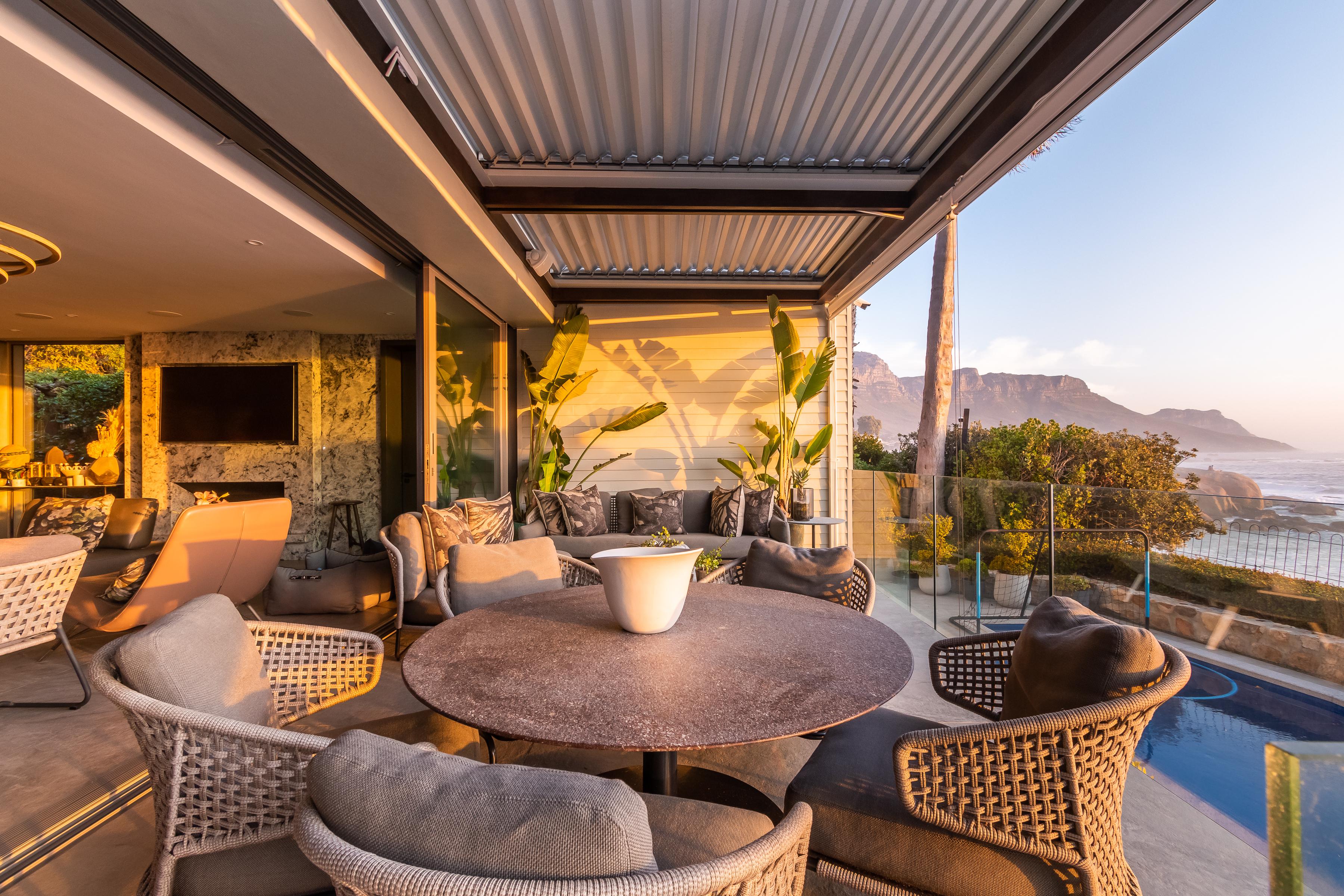 3 Bedroom Apartment For Sale in Constantia