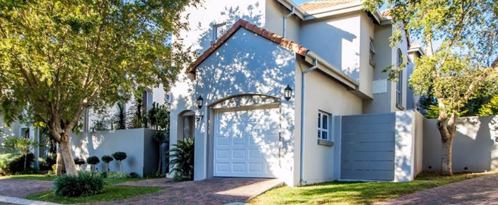3 Bedroom House For Sale in Amorosa