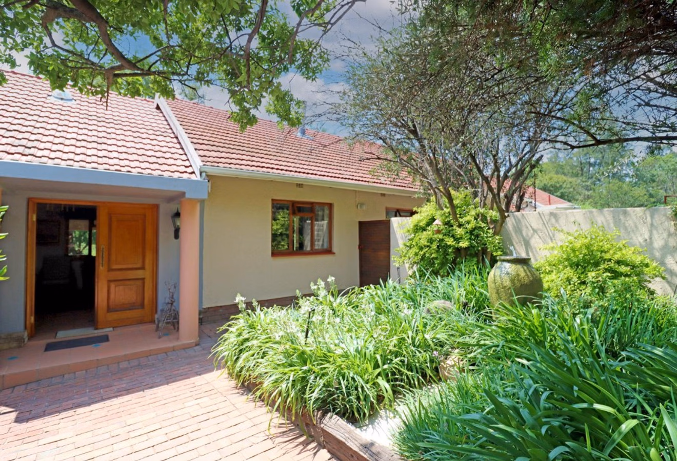 2 Bedroom House For Sale in Bezuidenhoutville