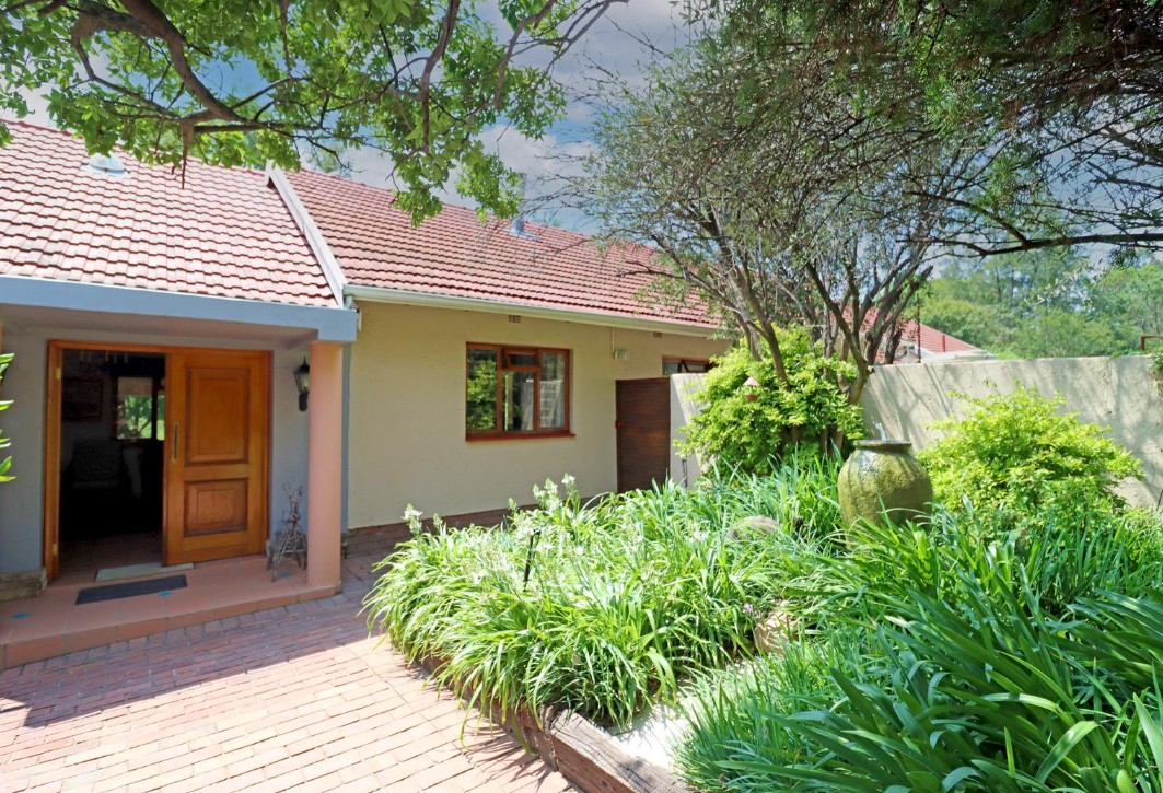 3 Bedroom House For Sale in Denneoord