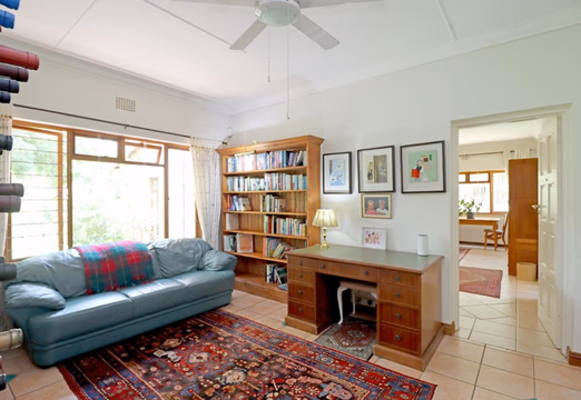 3 Bedroom Apartment For Sale in Pinelands