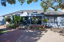 3 Bedroom Apartment To Let in Pinelands