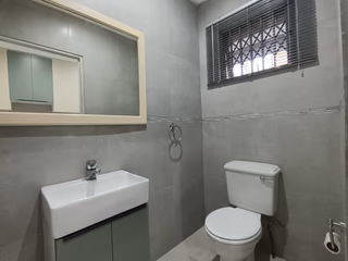 2 Bedroom House For Sale in Alan Manor