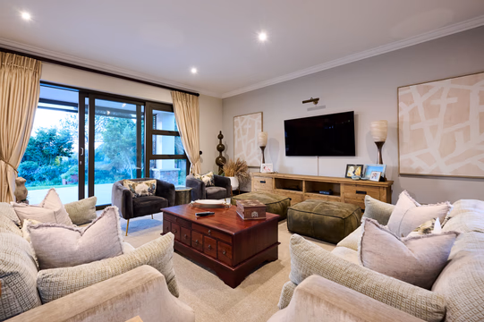 2 Bedroom Apartment For Sale in Ottery