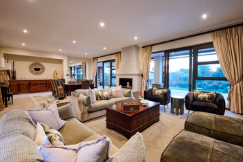 2 Bedroom Apartment For Sale in Ottery
